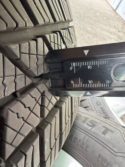 Zimní ALU Škoda Fabia 185/60 R15 - zánovní zimní 8mm DOT23 - 8
