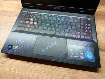 240HZ 16"_MSI PULSE 16 AI C1V_U7-155H_32GB_RTX 4070 8GB - 8