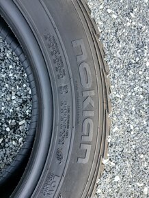 Zimní pneu Nokian 215/60/17C vzorek 7mm - 8