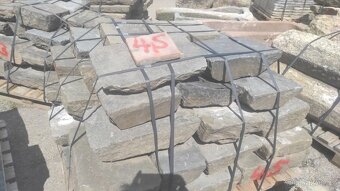Stará kamenná dlažba, moravská droba, zápražáky - 8