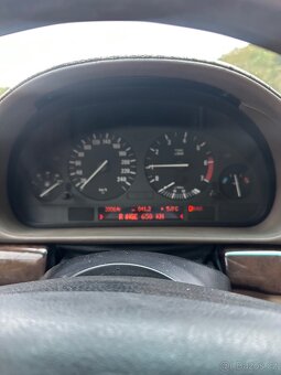BMW E38 750i - 8