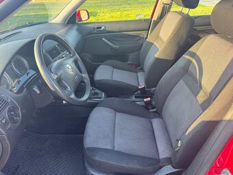 VW Golf IV 1,6i 77kW, tažné, NOVÁ STK - 8