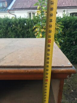 Masivní regálová skříň - 8