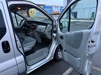 Nisan Primaster 2.5 Avantour 2004r. - 8