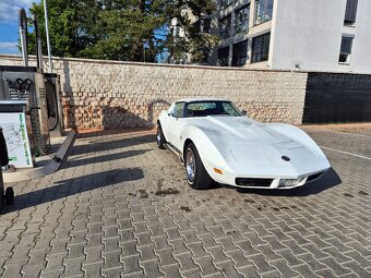 Prodám chevrolet corvette c3 - 8
