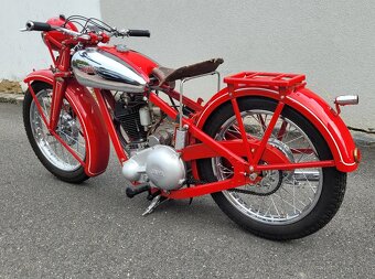 Jawa 350 OHV, rok 1936, odkryté ventily - 8