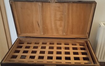 Čínská dřevěná vyřezávaná truhla - 8