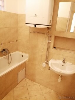 Pronájem 3+1, ulice Merhautova, Černá Pole, 80 m2, balkon, k - 8