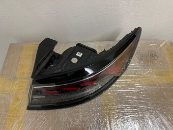 3G7 945 208 B - 8