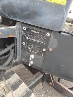 Minibagr Bobcat E10, 3x lžíce - 8
