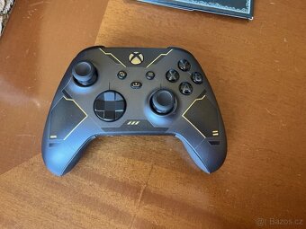 Prodám Xbox Series X Halo Infinite - 8