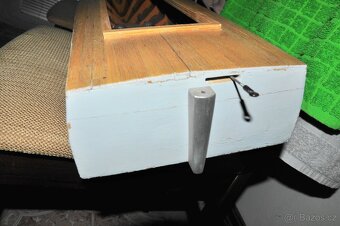 MODEL DŘEVĚNÉ LODI S MATERIÁLEM, DVA MOTORY, SERVO - 8