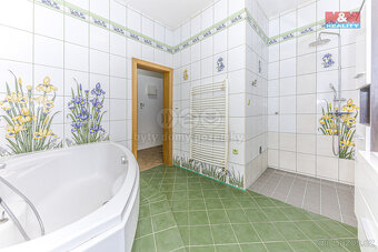 Prodej rodinného domu, 295 m², Praha, ul. Dobrošovská - 8