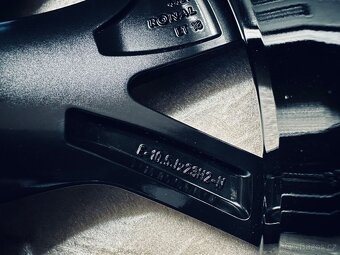 TOP zimní kola Audi RS Q8 23” originál - 8