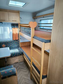 Rodinný karavan Burstner 480 Sportiv - palandy - 8