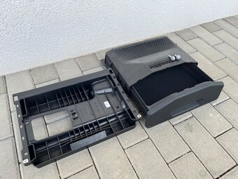 Dacia Duster šuplík pod sedadlo spolujezdce ORIG. - 8
