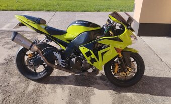 Kawasaki Ninja ZX-10R - 8