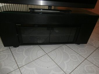 Stůl pod TV - 8