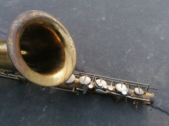 Predám starožitný saxofón Santoni Giglio Pare - 8