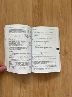 Učebnice chemie, fyziky a matematiky - 8