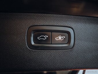 Volvo XC90 D5 AWD 173kW Inscription 7-míst DPH - 8