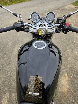 Suzuki GSX 750 Inazuma - 8