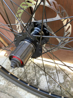 Zapletená kola 27,5" Remerx-Novatec-Schwalbe, RU - 8