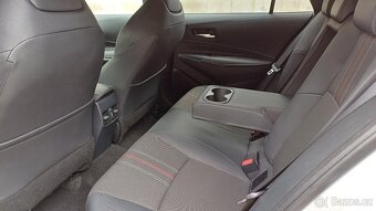 Toyota Corolla Hybrid 1.8 72kW GR Sport 1.maj-Záruka-ČR - 8