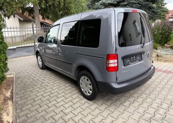 Volkswagen Caddy 1,6 TDi klima 2 x šoupačky nafta - 8
