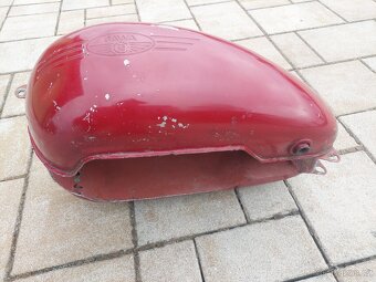 Jawa 250, 350 kyvacka - nadrz - 8