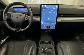 REZERVACE: Ford Mustang Mach-E,záruka 98kWh bat.,tažné,+DPH - 8