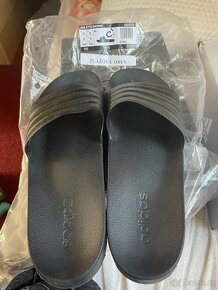 Basketbalové boty Adidas vel. 51 a další dva páry bot - 8