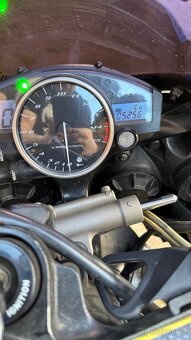 Yamaha YZF R1 2005 - 8
