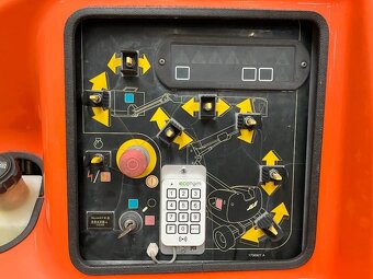 Terénní kloubová plošina JLG 450 AJ - 8