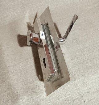 Bezpečnostní dveřní kování kliky dveře asi Rostex? - 8