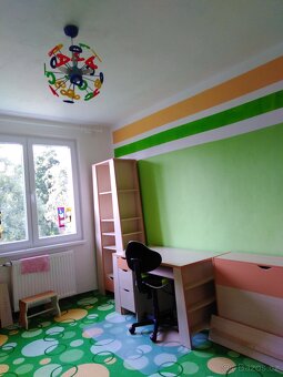 Šatní skříň s policemi - 8