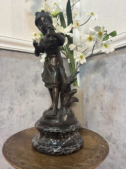 Bronzová figurální soška (140051) - 8