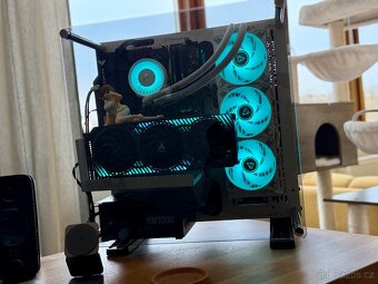 Prodám výkonný herní pc setup z rtx 4080 - 8