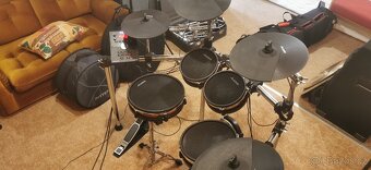 Alesis Crimson II - 8