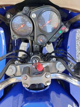 Honda hornet 600s - 8