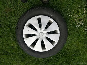6jx15  5x114.3  toyota auris - 8