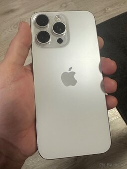 iPhone 15 Pro Max 256gb stříbrný Titan - 8