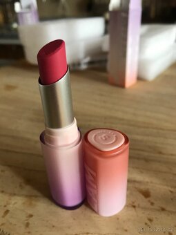 Nové rtěnky, nausnice, 3 orig.Lancome, spony , depilator - 8