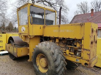 Vibrační válec Stavostroj VV111, r.v.1988, motor - 8