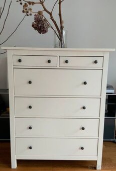 HEMNES KOMODA V LESKU - 8