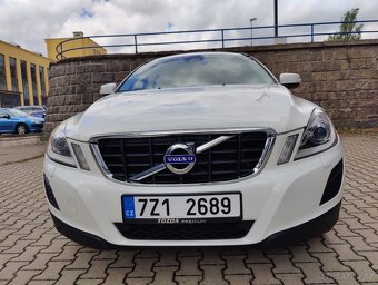 Volvo XC60 2,4 D AWD servis + pneu - 8