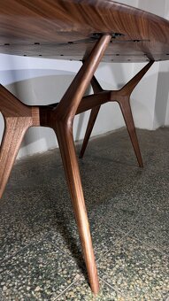 Designový stůl z amerického ořechu - 8