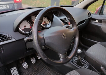 Poeugeot 207 1.4 benzín 70kw, 2011,najeto 105 000km SPORTIUM - 8