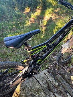 Celoodpružené kolo Specialized Status 1 - 8
