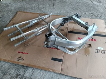 Honda CBR 600 f4 diely - 8